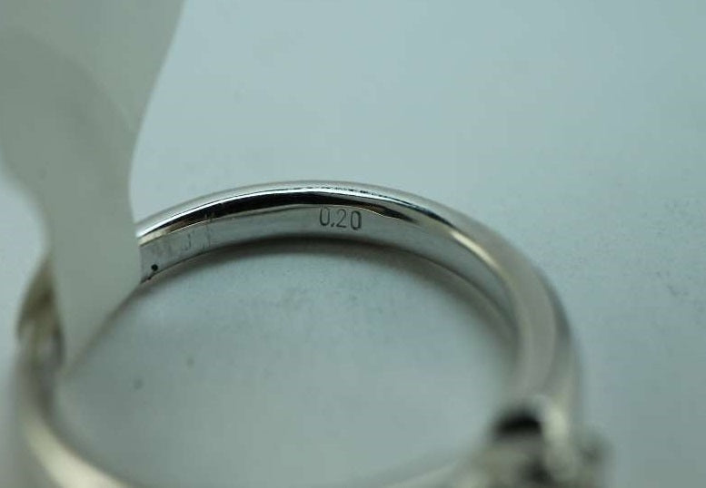 Bague or blanc et diamant