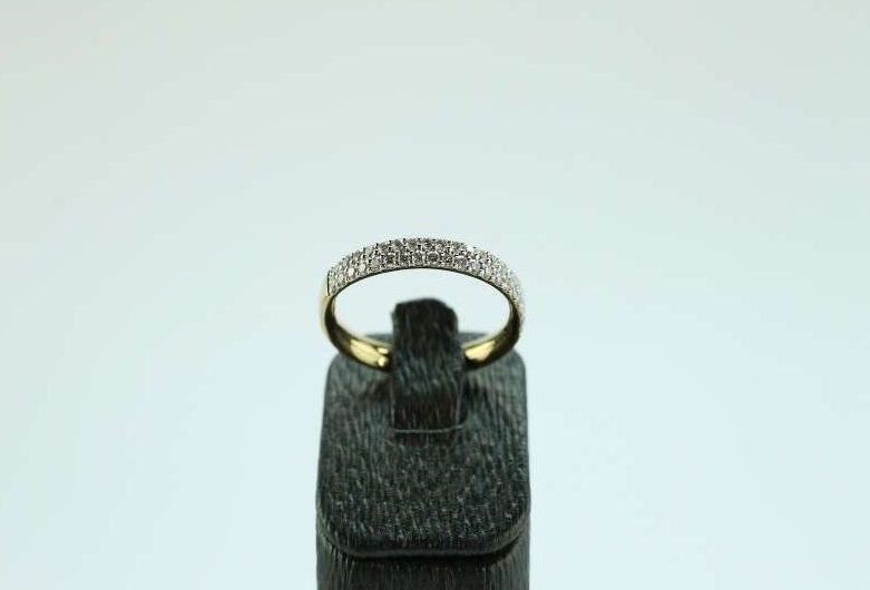 bague or jaune diamants pavés